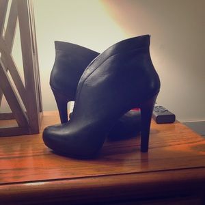 Jessica Simpson 7 1/2 black booties